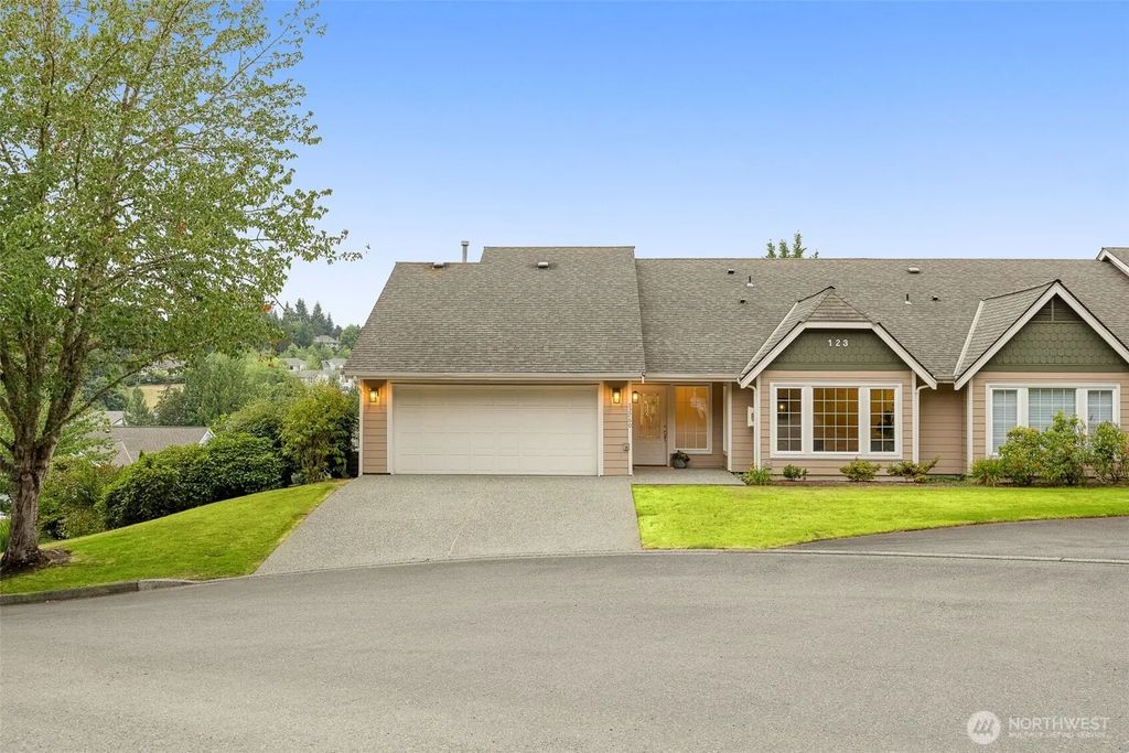 22760 Se 43rd Court 2617, Issaquah