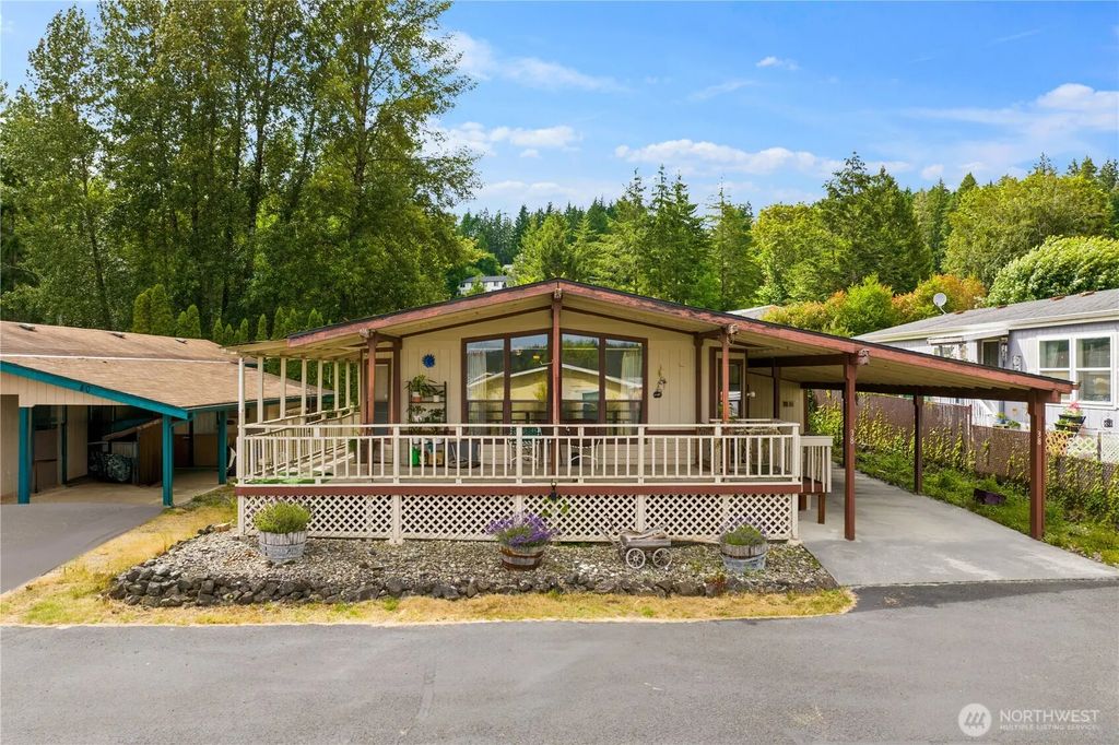 18289 E State Route 3 38, Allyn