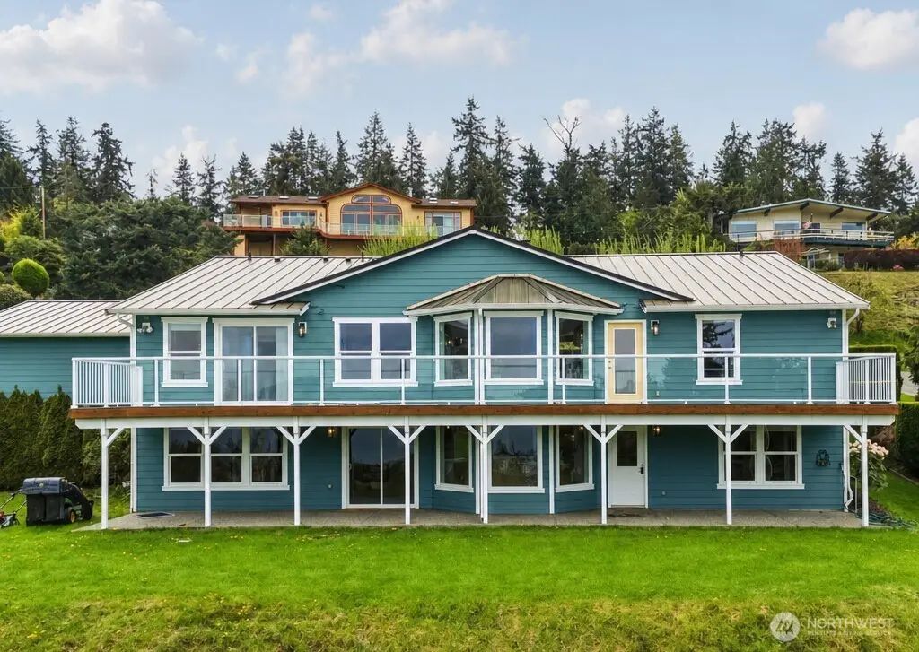 838 W Gladstone Drive, Camano Island
