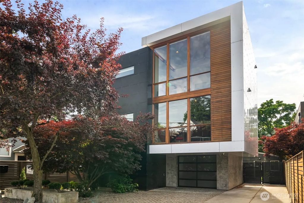 209 12th Ave E, Seattle