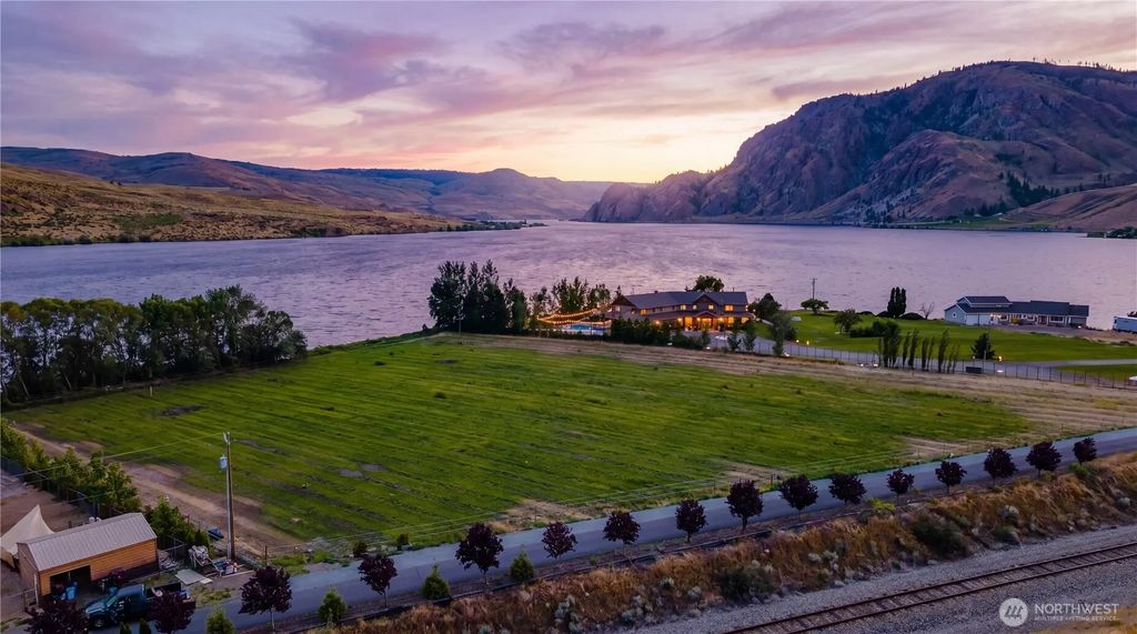 1 Stennes Drive, Pateros