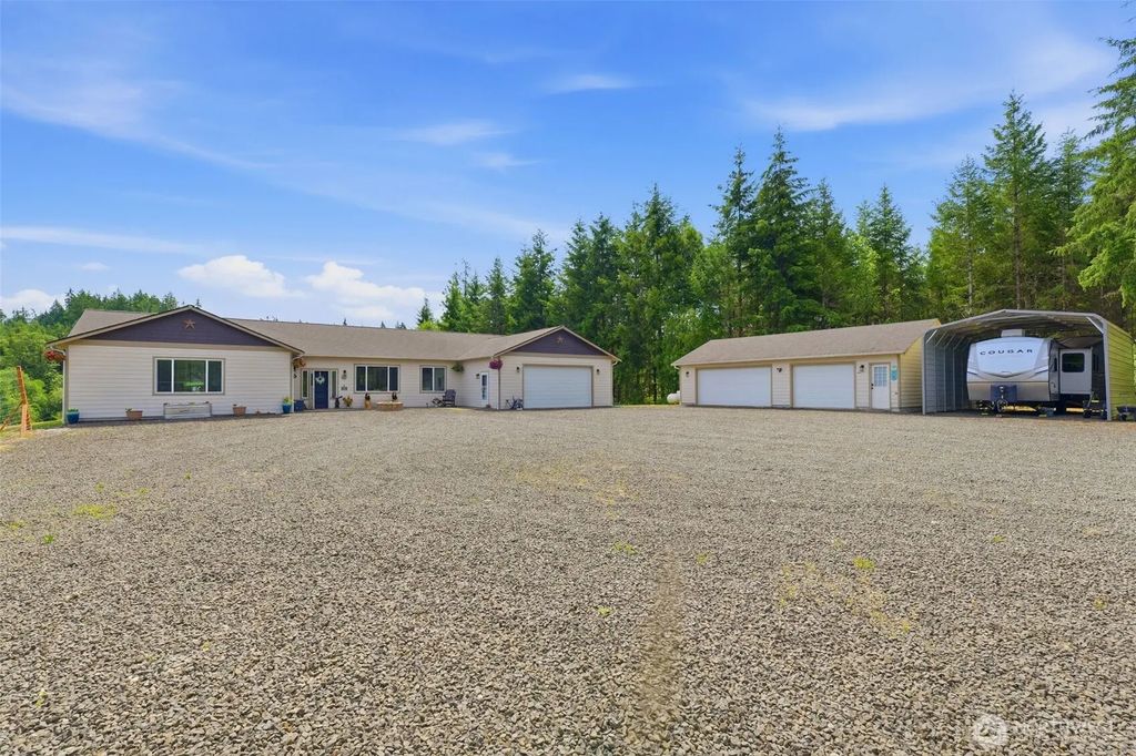 300 E Mclane Cove Drive, Grapeview