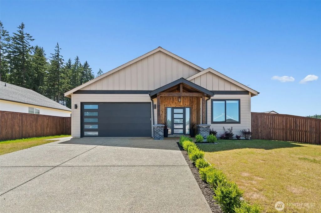 649 Prominence Street, Winlock