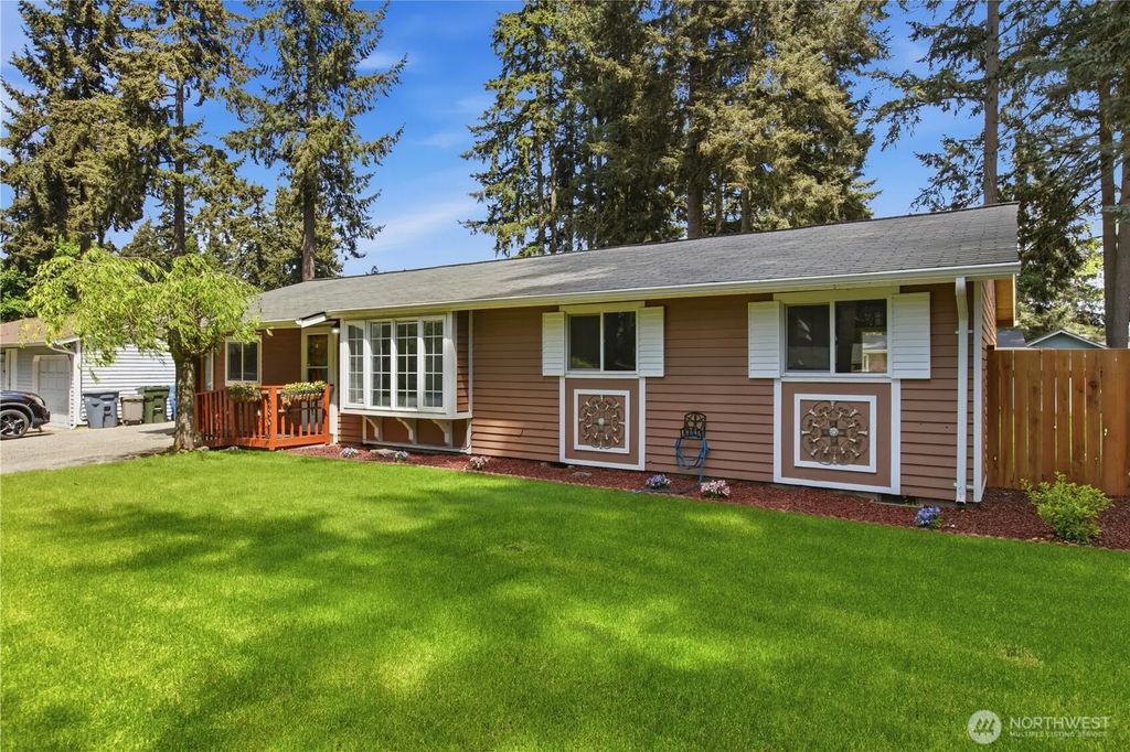 12601 105th Avenue Ct E, Puyallup