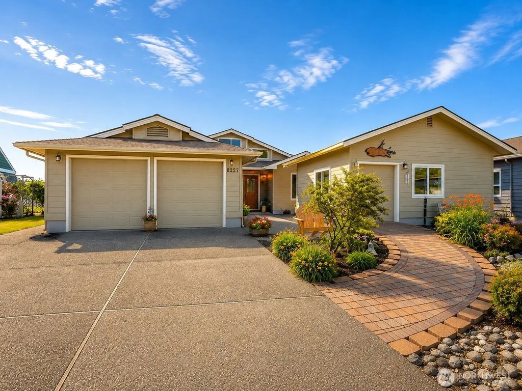8227 Sehome Road, Blaine