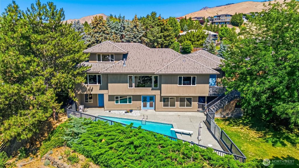 323 Stoneybrook Lane, Wenatchee