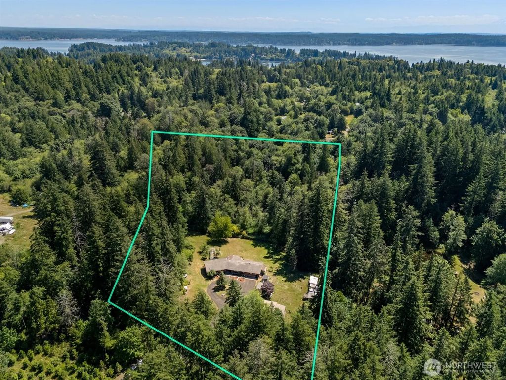 470 E Murray Road N, Grapeview