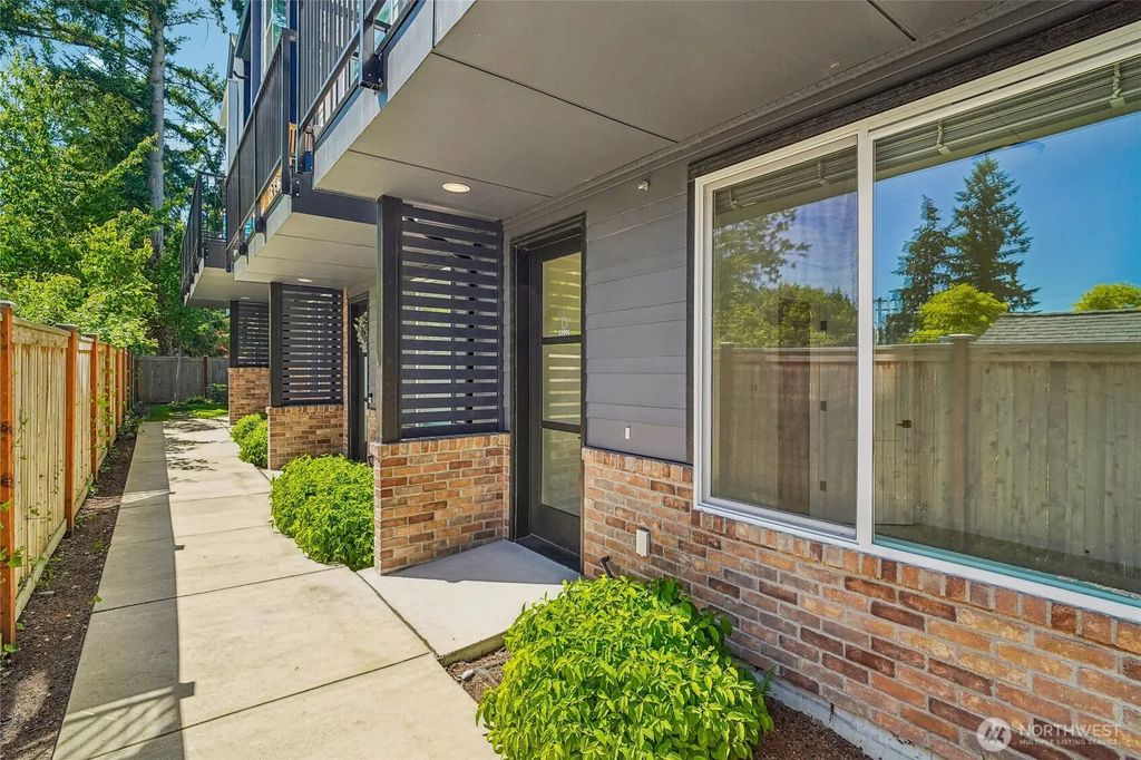 22906 56th Avenue W D, Mountlake Terrace