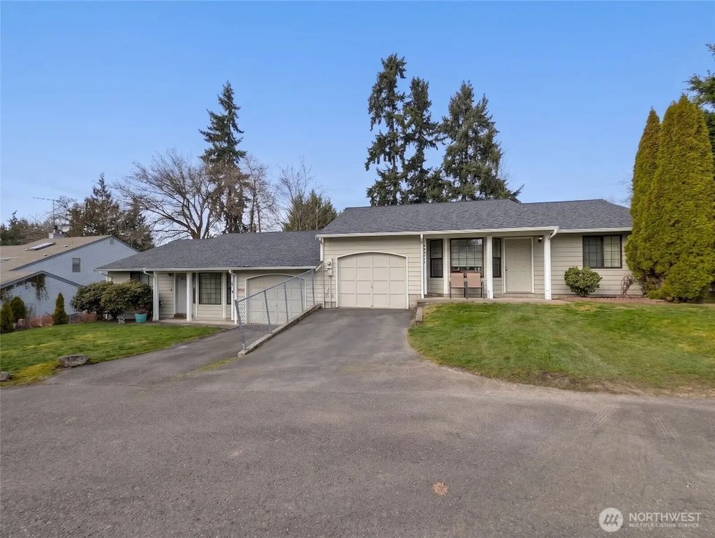 7909 -7911 114th St Court E, Puyallup