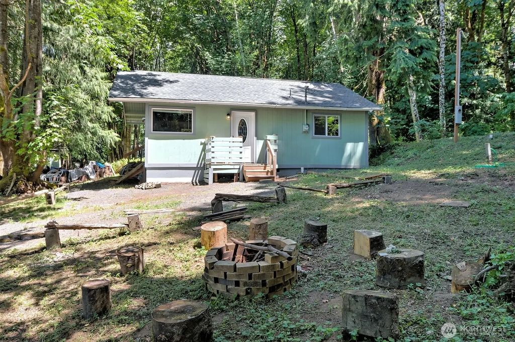 2461 W Deegan Road W, Shelton
