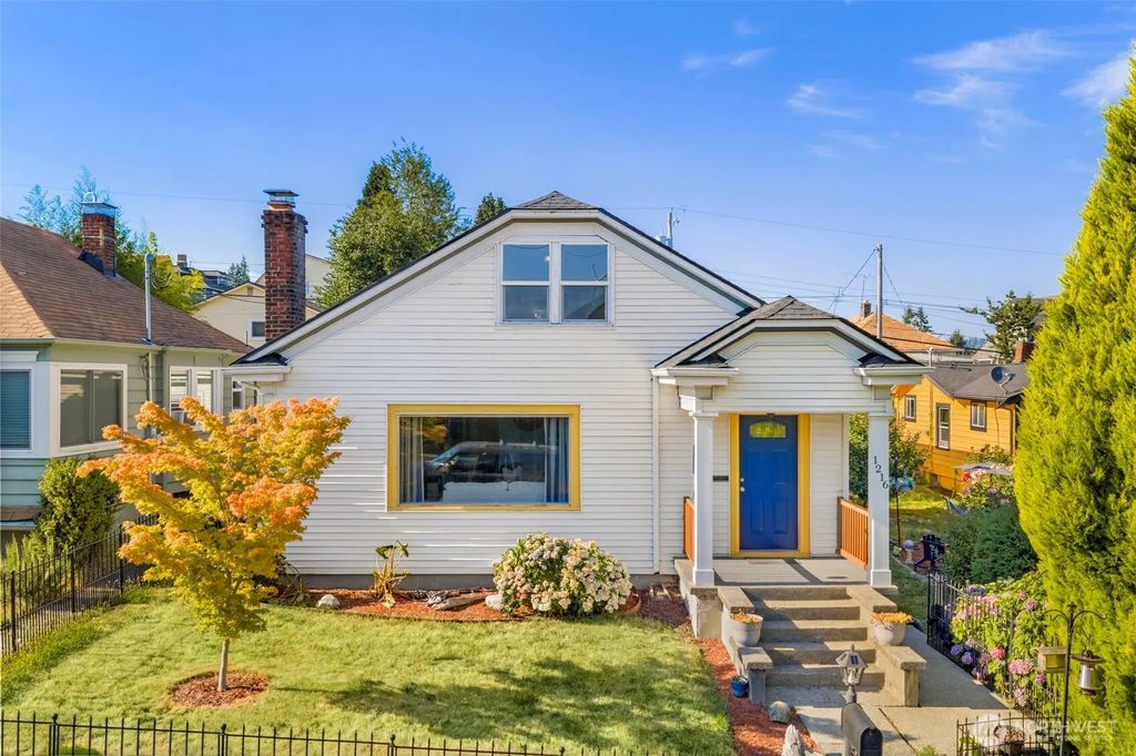 1216 Burwell St, Bremerton