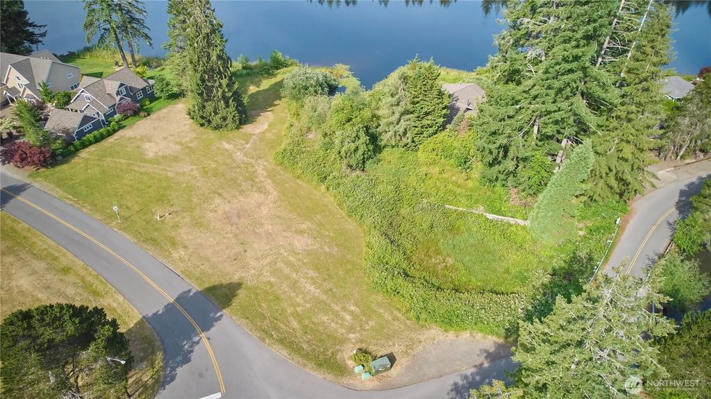 40 E Lakeshore Drive, Allyn