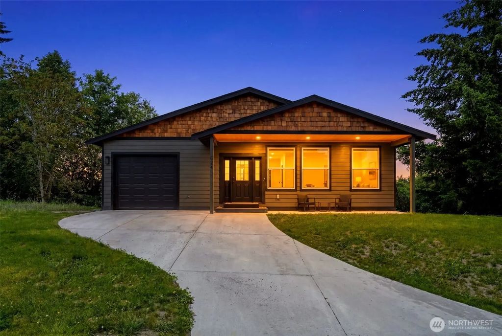 254 Skyler Way, Eatonville