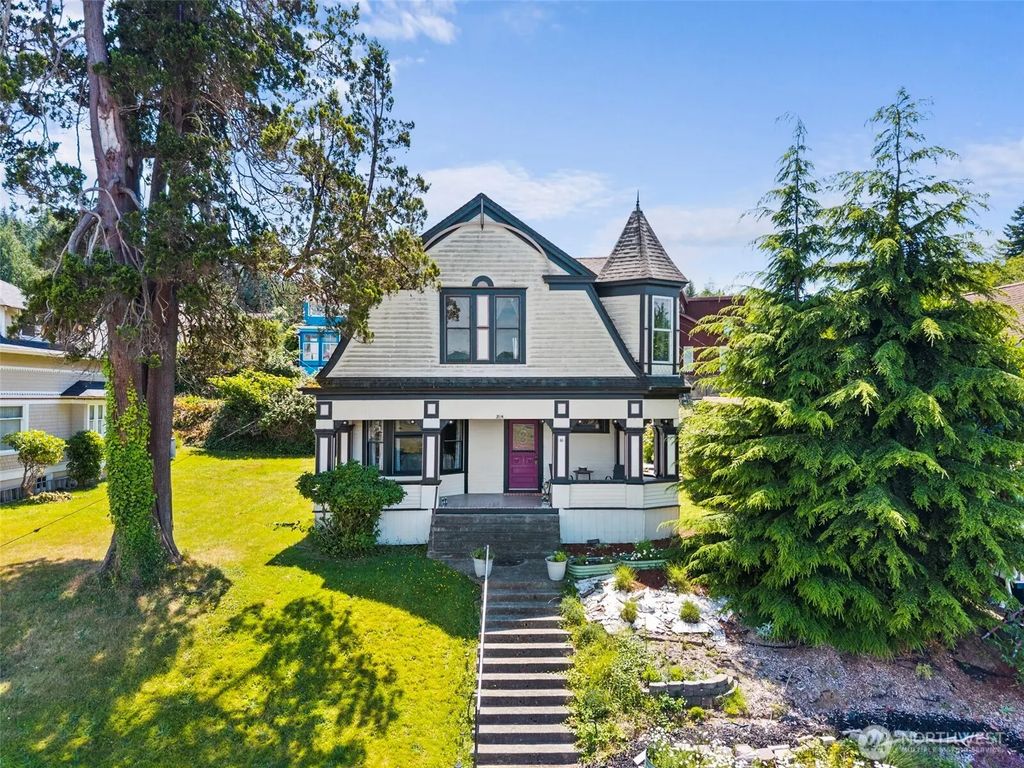 714 W First Street, South Bend