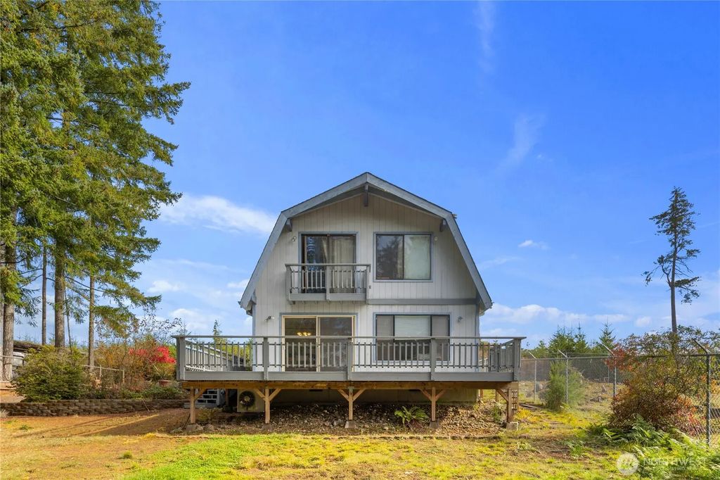 350 Olympic Drive E, Grapeview