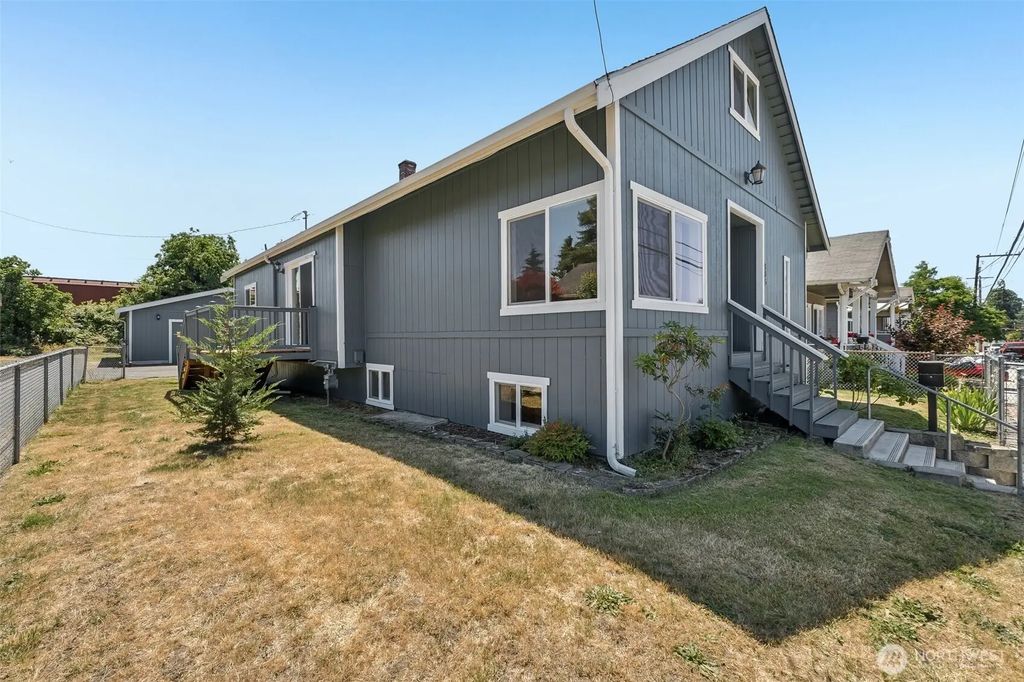 806 4th Street Se, Auburn