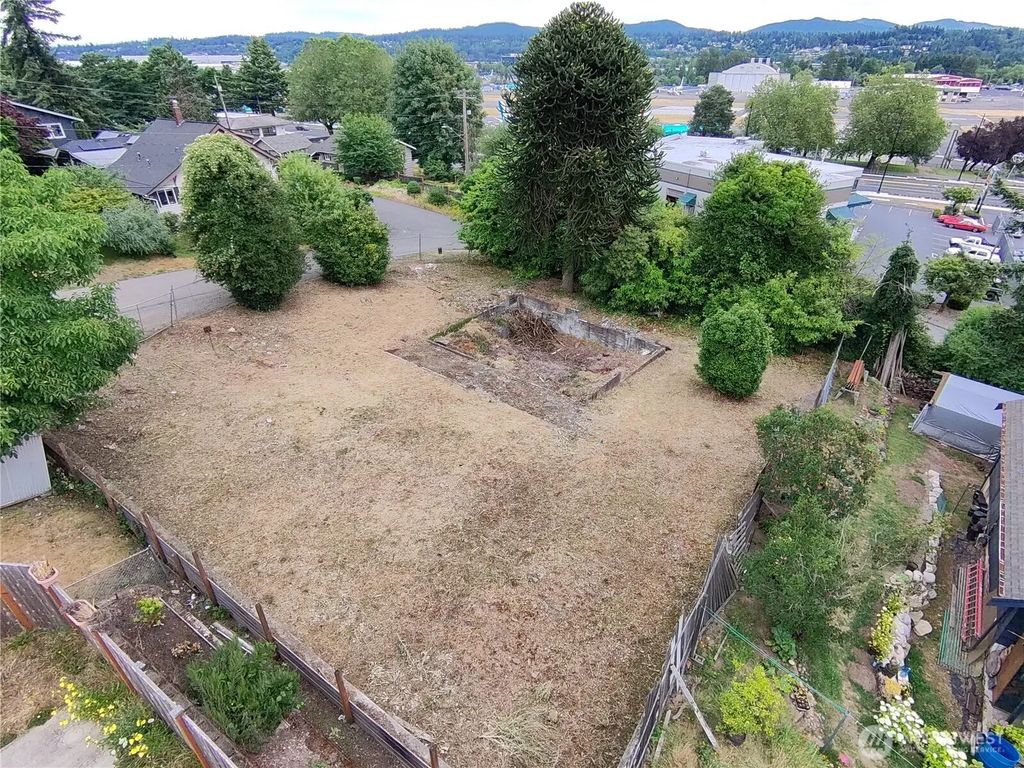 271 Hardie Ave Nw, Renton