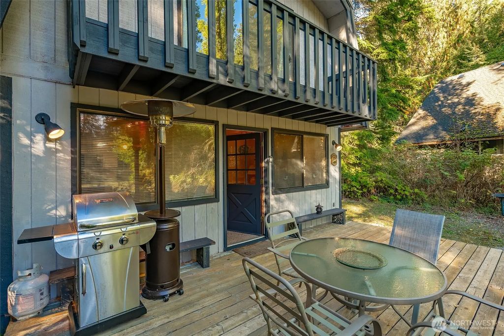 7018 Olympus Way, Glacier
