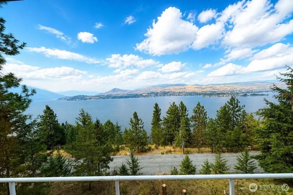 7371 Ridgeview Drive, Chelan