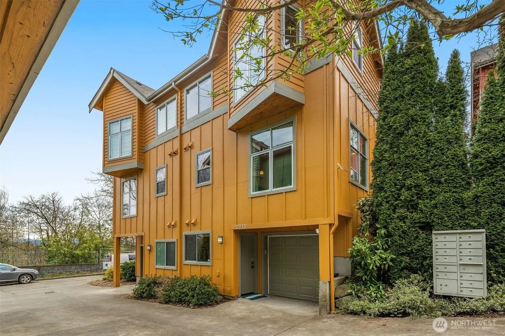 2815 24th Avenue S, Seattle