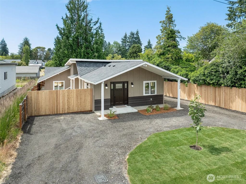 3122 Oas Drive W, University Place