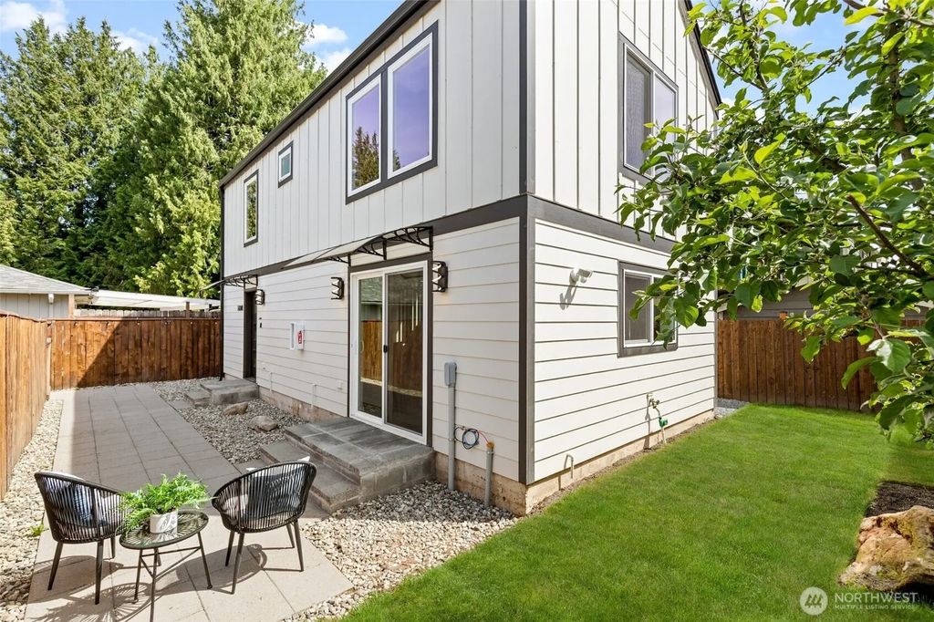 14338 Ashworth Avenue N B, Seattle