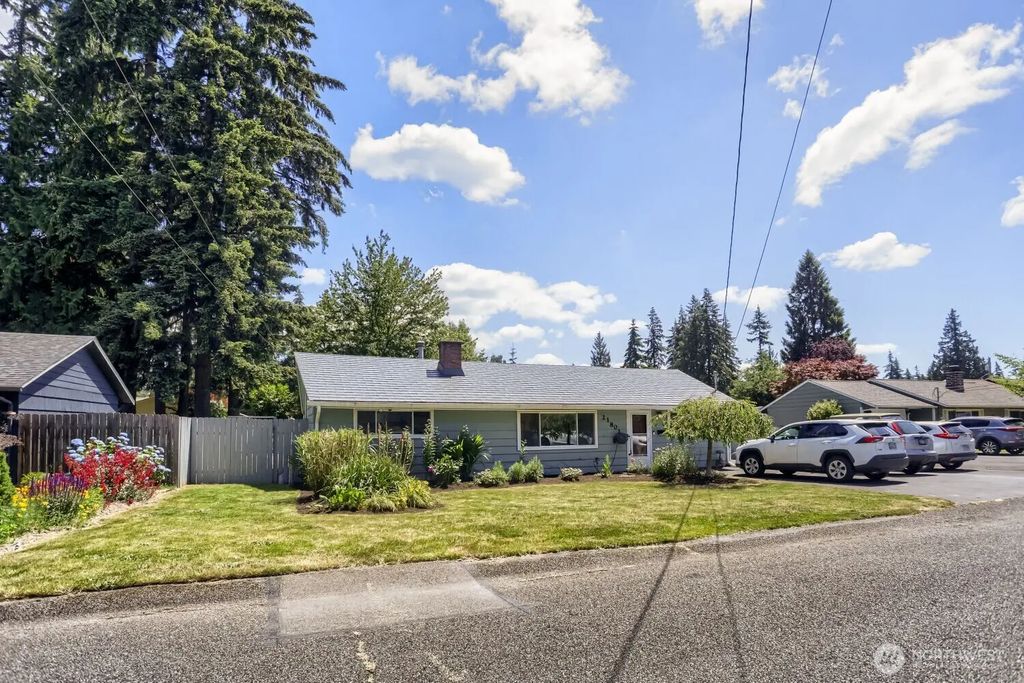 21801 51st Avenue W, Mountlake Terrace