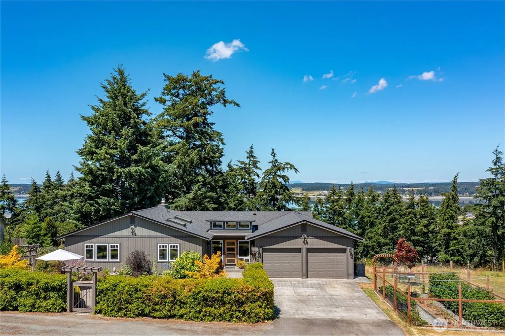 1045 Ne Summit Loop, Coupeville