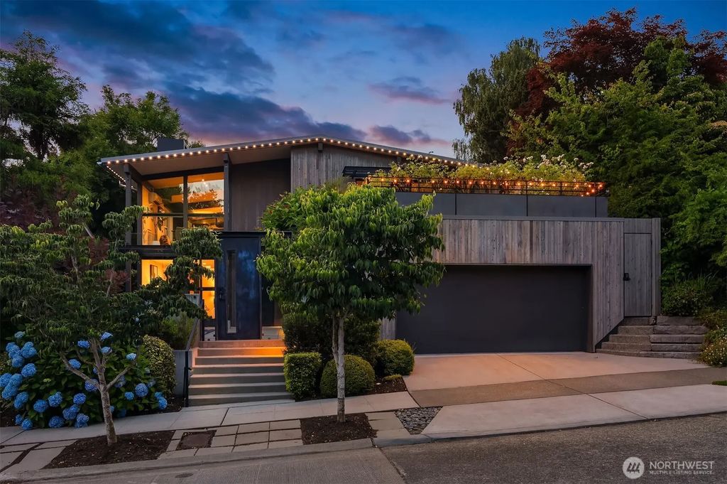 3908 Ne 38th Street, Seattle