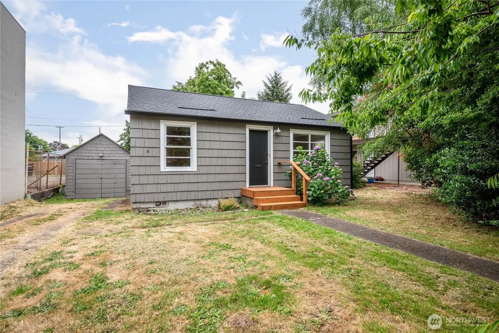 1158 10th Avenue, Longview