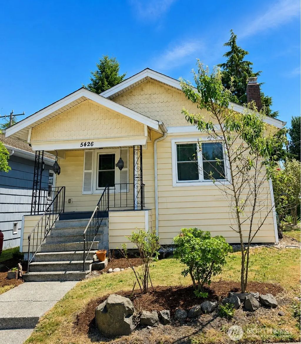 5426 Green Lake Way N, Seattle