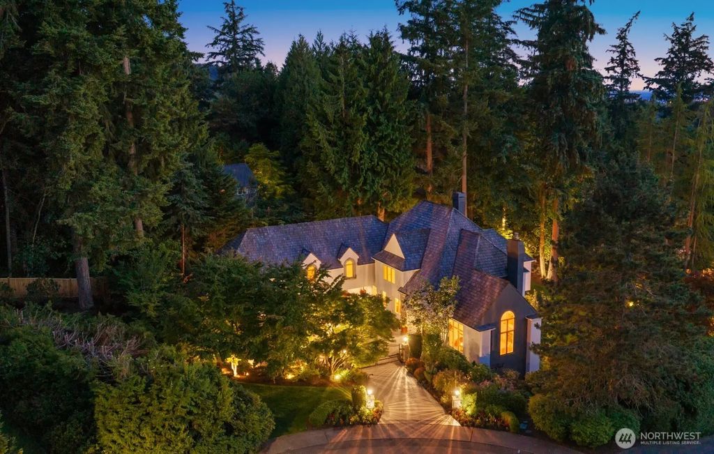 6351 163rd Place Se, Bellevue