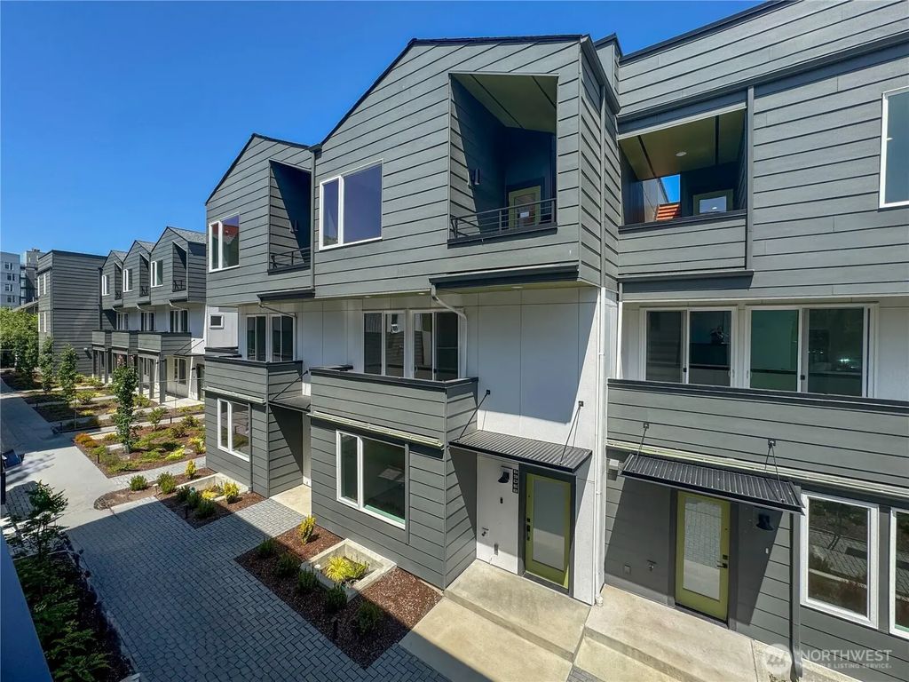 6905 42nd Avenue S C, Seattle