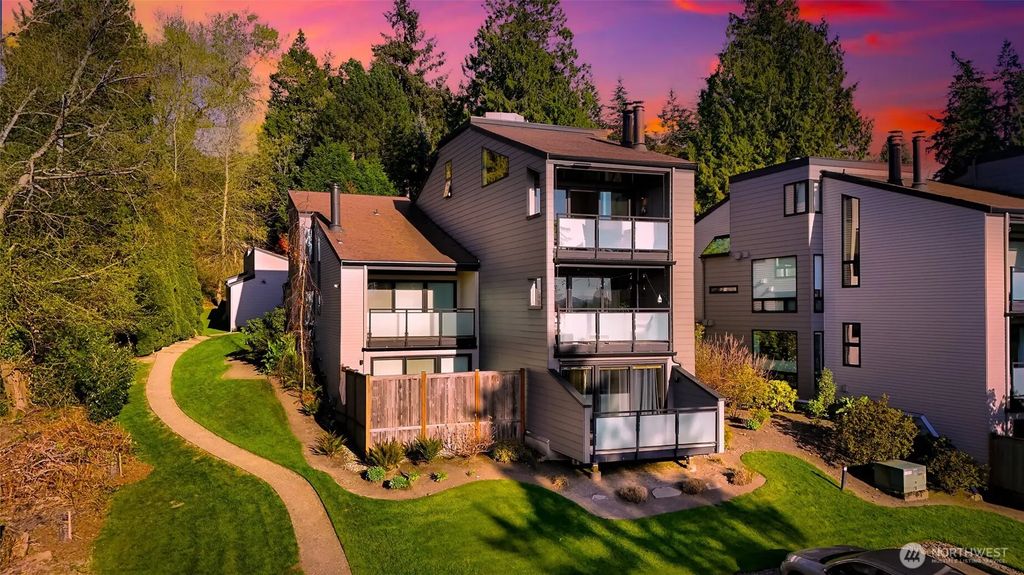 11230 Ne 68th Street C, Kirkland