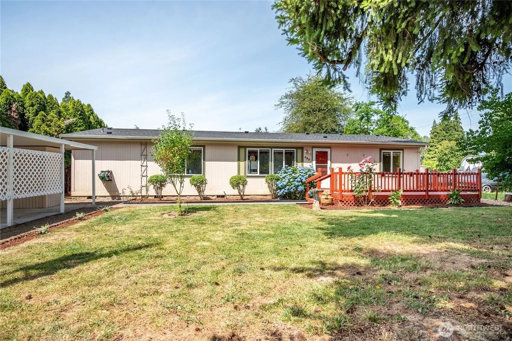 827 Ne Woodard Avenue, Castle Rock