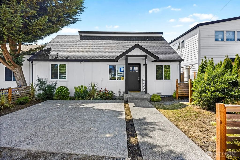 10215 Evanston Avenue N 2, Seattle