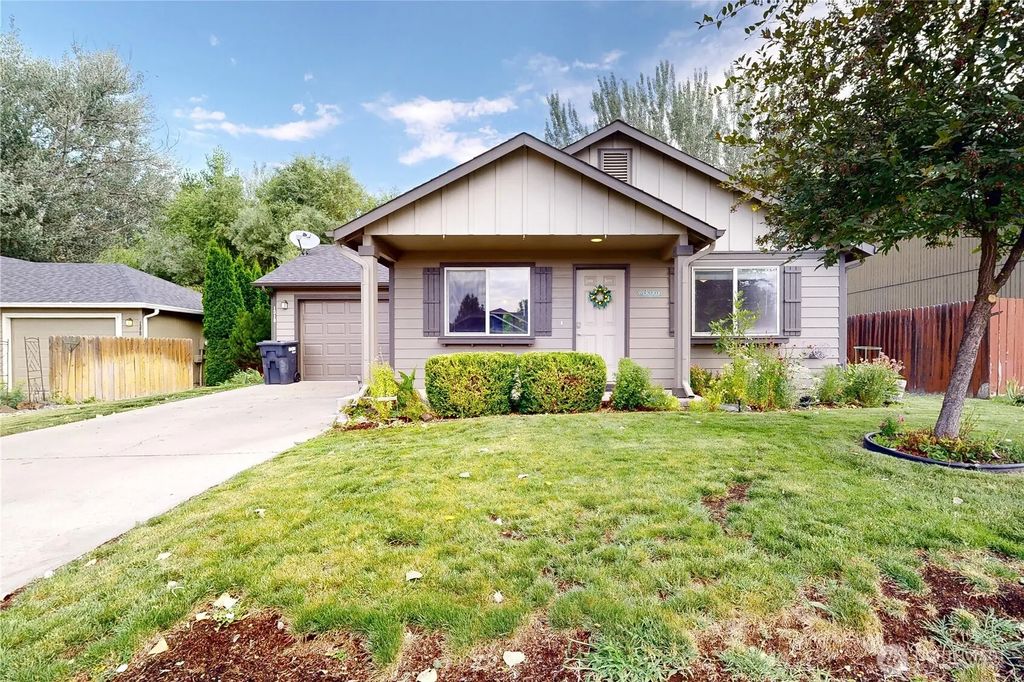1310 Sw Riparian Court, College Place