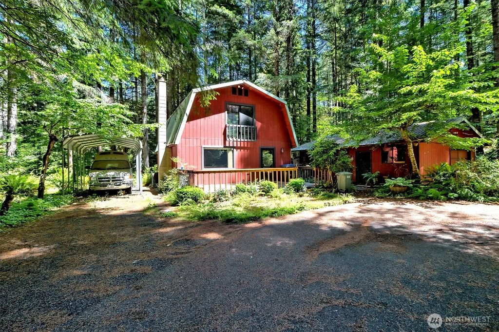830 N Lake Cushman Road, Hoodsport