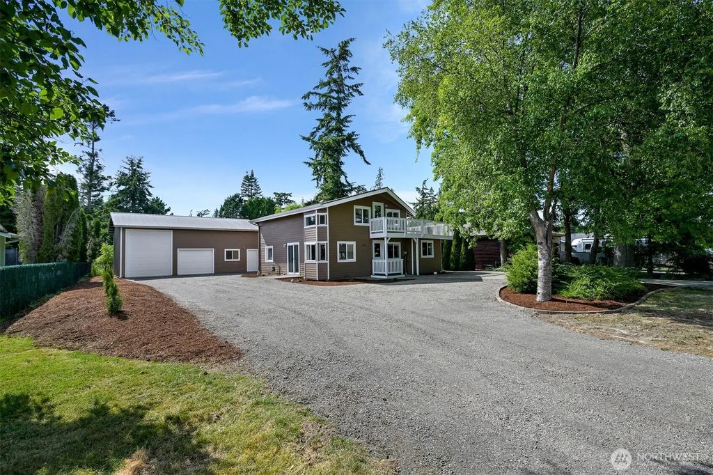 8141 Comox Road W, Blaine
