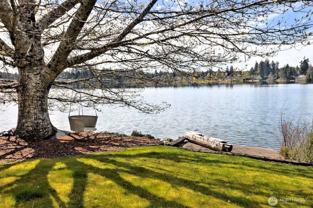 1860 E Island Lake Drive, Shelton