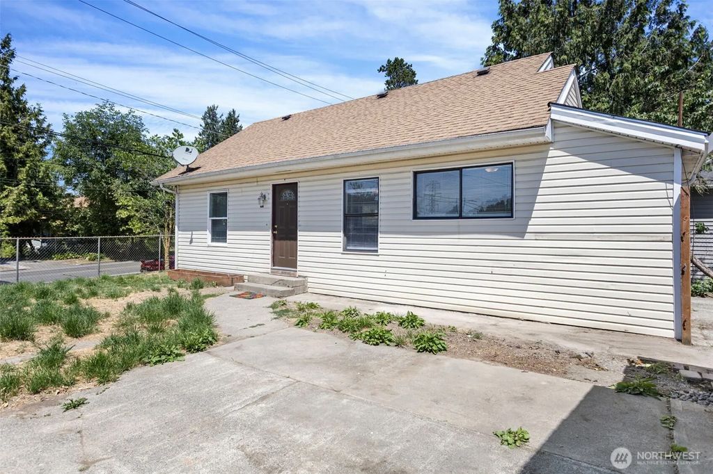 8614 Renton Avenue S, Seattle