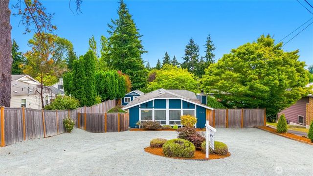 10818 31st Avenue Sw, Seattle