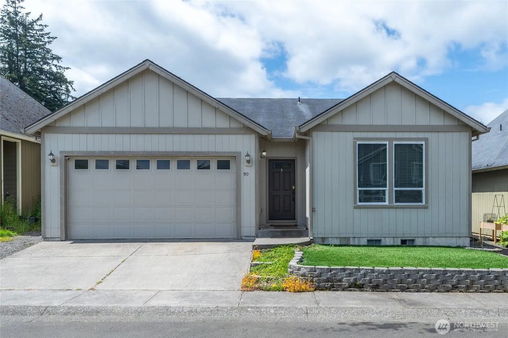 90 Glen Gate Loop, Cathlamet
