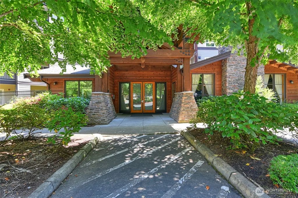 18707 Se Newport Way 303, Issaquah