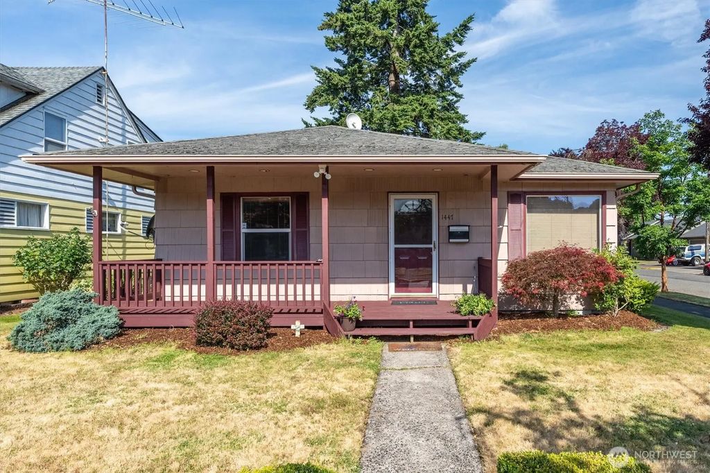 1447 9th Avenue, Longview