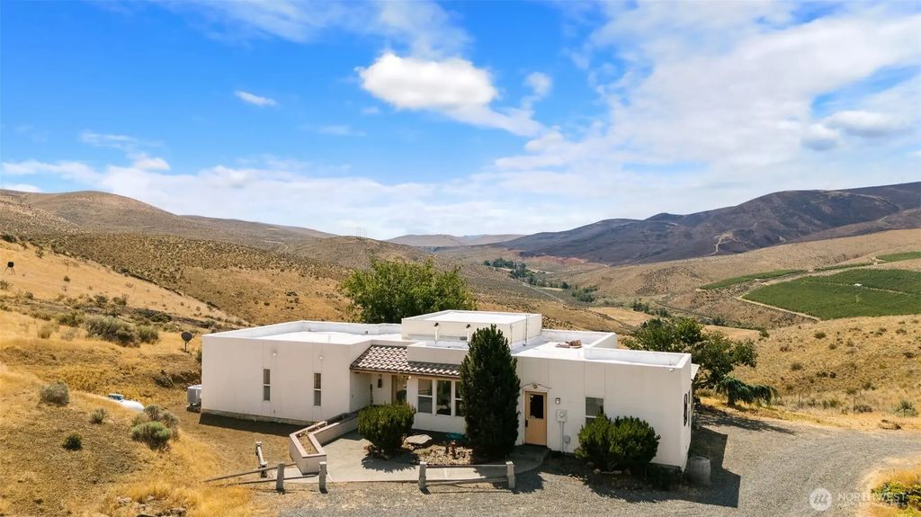 723 Burbank Creek Road, Yakima