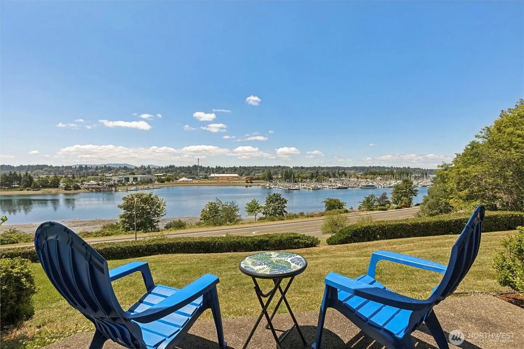 920 East Bay Drive Ne 2d-101, Olympia