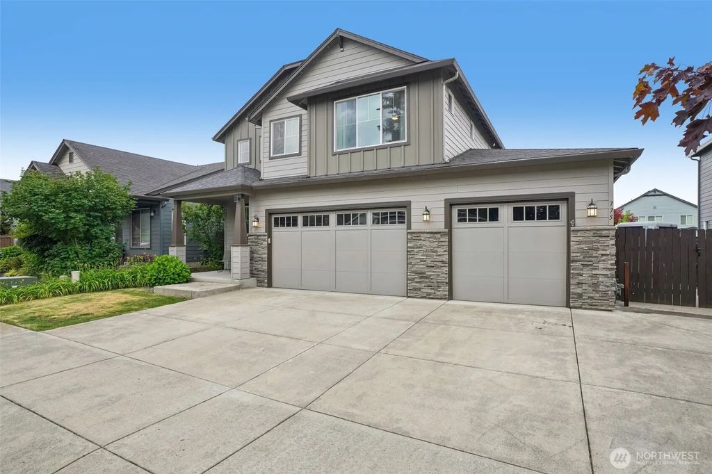 775 N 49 Avenue, Ridgefield