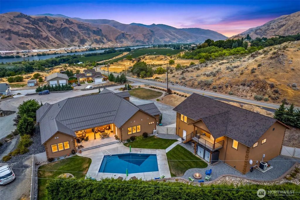 262 42nd Court Nw, East Wenatchee