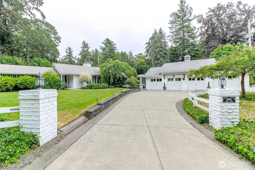10415 Brook Lane Sw, Lakewood